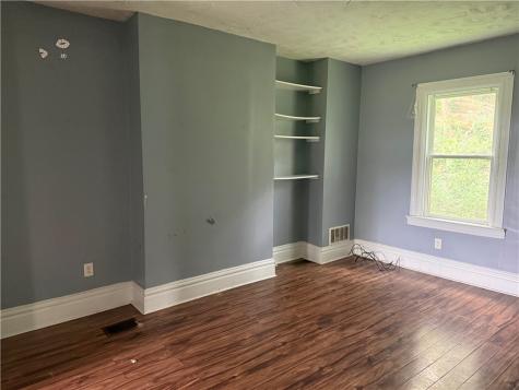 109 Watson Perry Hilltop PA 15214