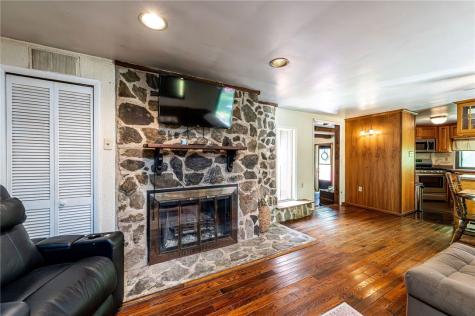 120 Fox Road Loyalhanna PA 15681