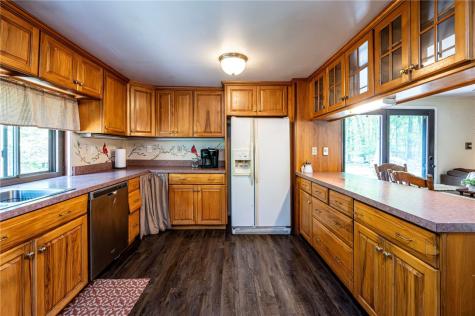 120 Fox Road Loyalhanna PA 15681