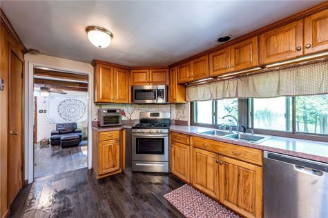 120 Fox Road Loyalhanna PA 15681