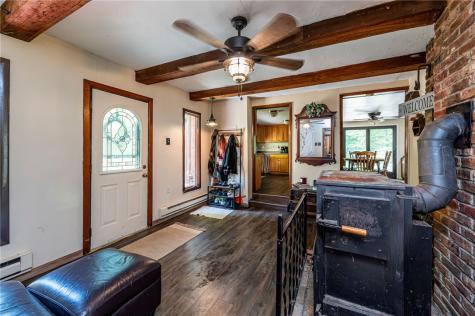 120 Fox Road Loyalhanna PA 15681