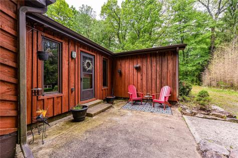 120 Fox Road Loyalhanna PA 15681