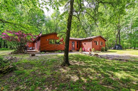 120 Fox Road Loyalhanna PA 15681