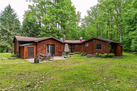 120 Fox Road Loyalhanna PA 15681