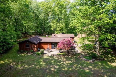 120 Fox Road Loyalhanna PA 15681