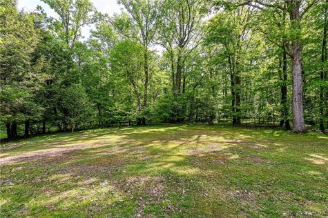 120 Fox Road Loyalhanna PA 15681