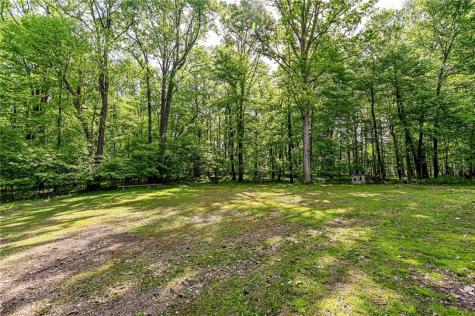 120 Fox Road Loyalhanna PA 15681