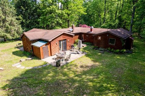 120 Fox Road Loyalhanna PA 15681