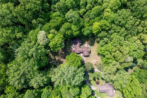 120 Fox Road Loyalhanna PA 15681