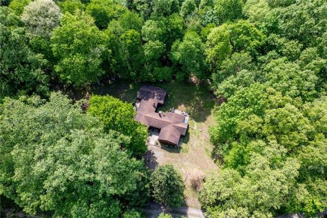 120 Fox Road Loyalhanna PA 15681