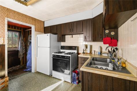 2018 Collingwood Street Swissvale PA 15218