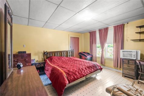 2018 Collingwood Street Swissvale PA 15218