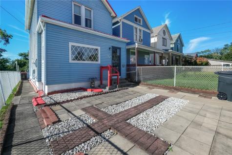 2018 Collingwood Street Swissvale PA 15218