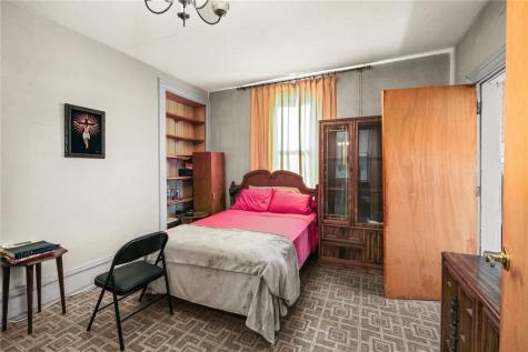 2018 Collingwood Street Swissvale PA 15218