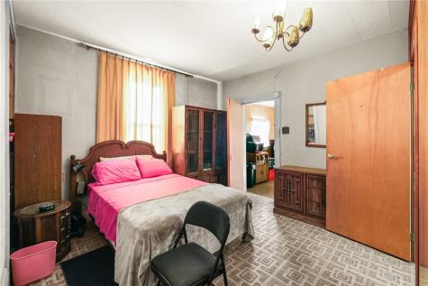 2018 Collingwood Street Swissvale PA 15218