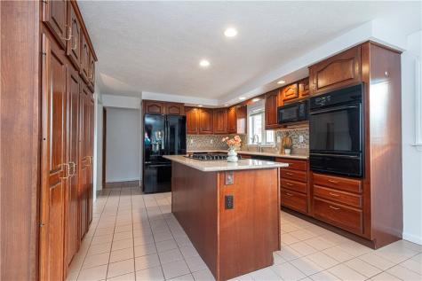 990 El Rancho Drive Green Tree PA 15220