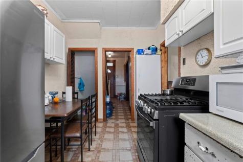 2106 Rockledge Street Spring Hill PA 15212
