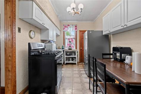 2106 Rockledge Street Spring Hill PA 15212