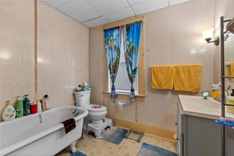2106 Rockledge Street Spring Hill PA 15212