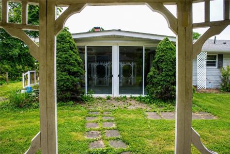 1092 Williams Drive Washington Township PA 15012