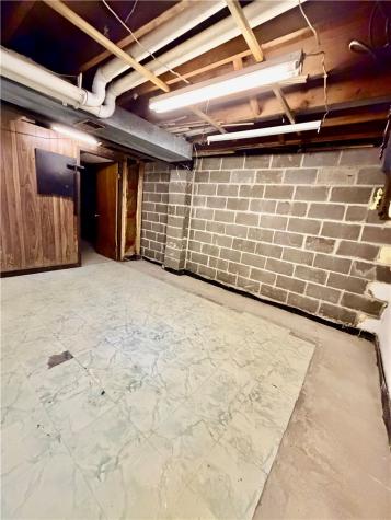 1092 Williams Drive Washington Township PA 15012