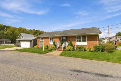 301 W Loyalhanna Street Ligonier Boro PA 15658