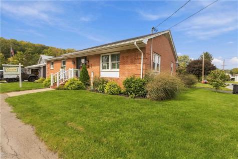 301 W Loyalhanna Street Ligonier Boro PA 15658