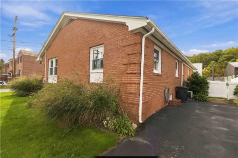 301 W Loyalhanna Street Ligonier Boro PA 15658