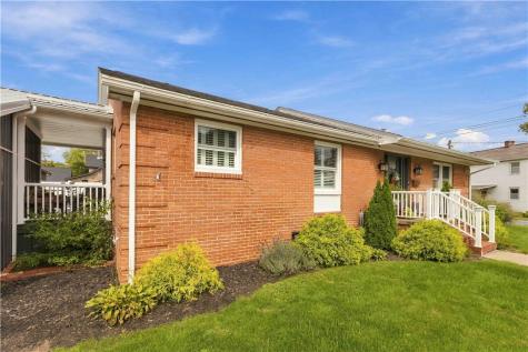301 W Loyalhanna Street Ligonier Boro PA 15658
