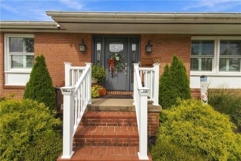301 W Loyalhanna Street Ligonier Boro PA 15658
