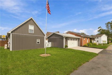 301 W Loyalhanna Street Ligonier Boro PA 15658