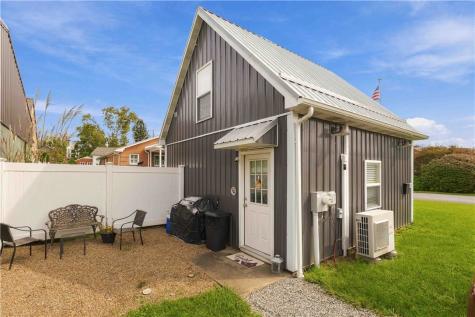 301 W Loyalhanna Street Ligonier Boro PA 15658