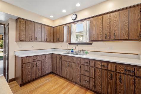 212 Center Avenue Mcdonald PA 15057