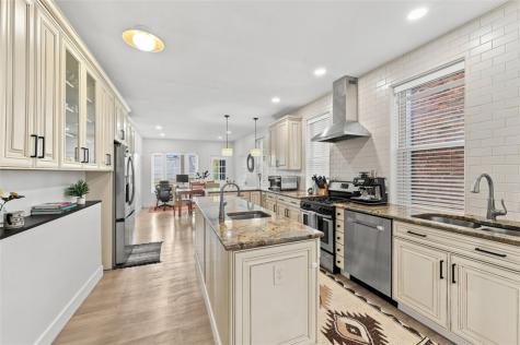 113 Hemlock Street Central North Side PA 15212