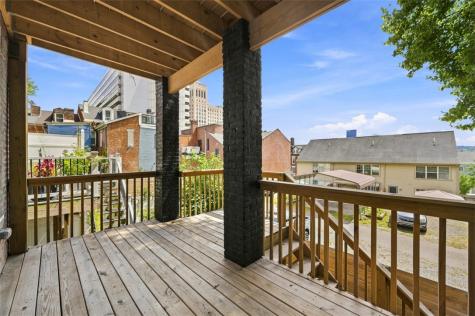113 Hemlock Street Central North Side PA 15212