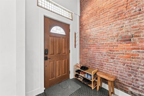 113 Hemlock Street Central North Side PA 15212