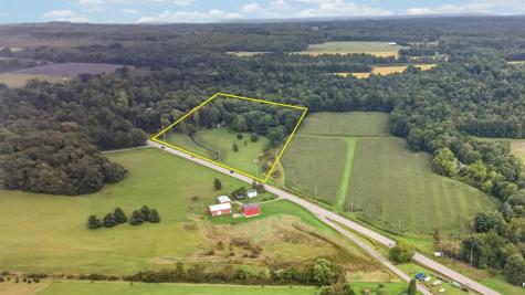 8895 Us Highway 322 Fallowfield PA 16316