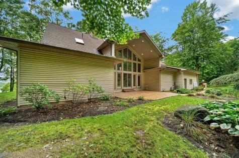 8895 Us Highway 322 Fallowfield PA 16316