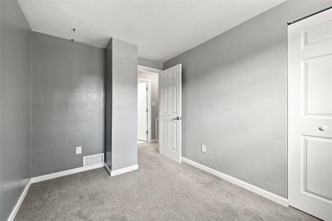 37 Briggs Street Overbrook PA 15234