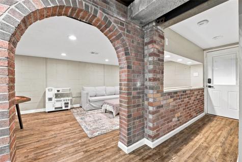 37 Briggs Street Overbrook PA 15234