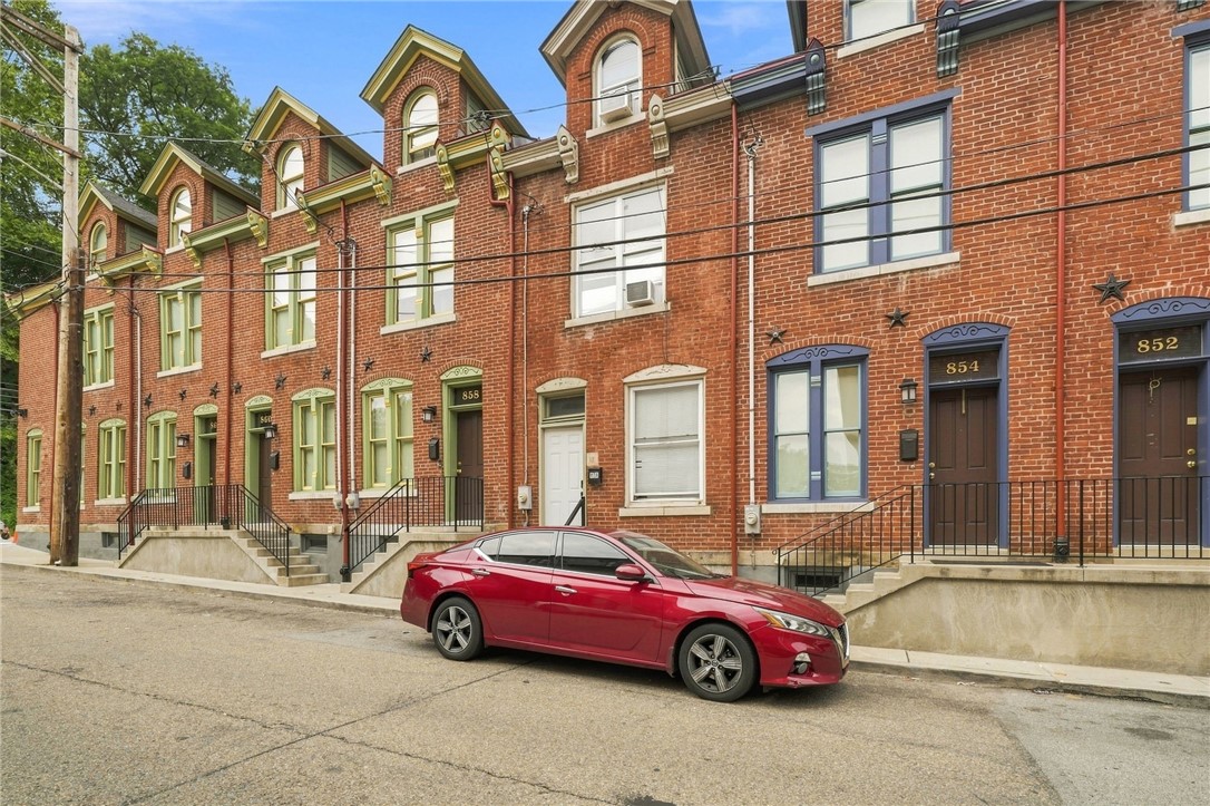 856 Brightridge Street Central North Side PA 15214