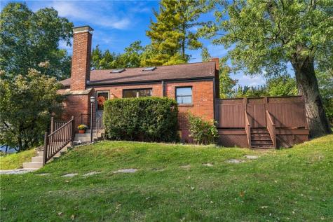 6 Robb Hollow Road Mt Lebanon PA 15243