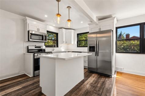 6 Robb Hollow Road Mt Lebanon PA 15243