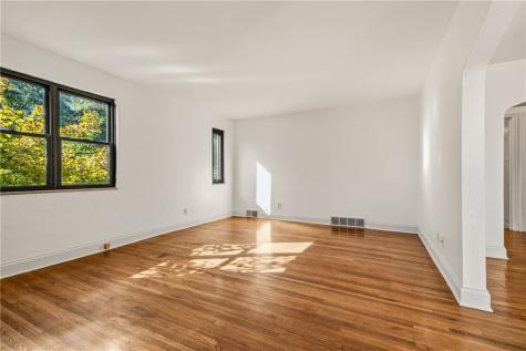 6 Robb Hollow Road Mt Lebanon PA 15243
