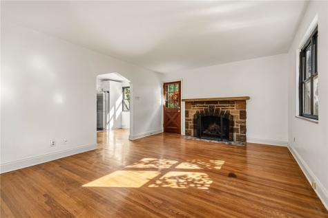 6 Robb Hollow Road Mt Lebanon PA 15243