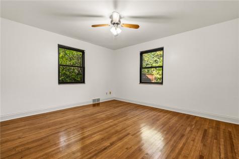 6 Robb Hollow Road Mt Lebanon PA 15243