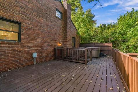 6 Robb Hollow Road Mt Lebanon PA 15243