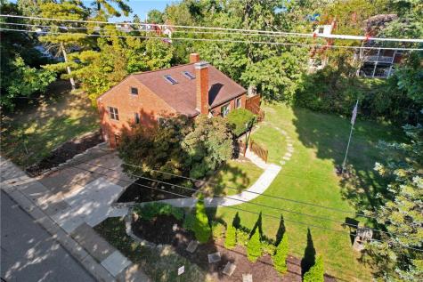 6 Robb Hollow Road Mt Lebanon PA 15243