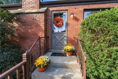 6 Robb Hollow Road Mt Lebanon PA 15243