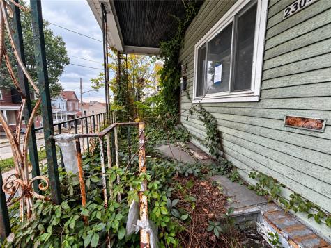 2304 Eccles Street Arlington PA 15210